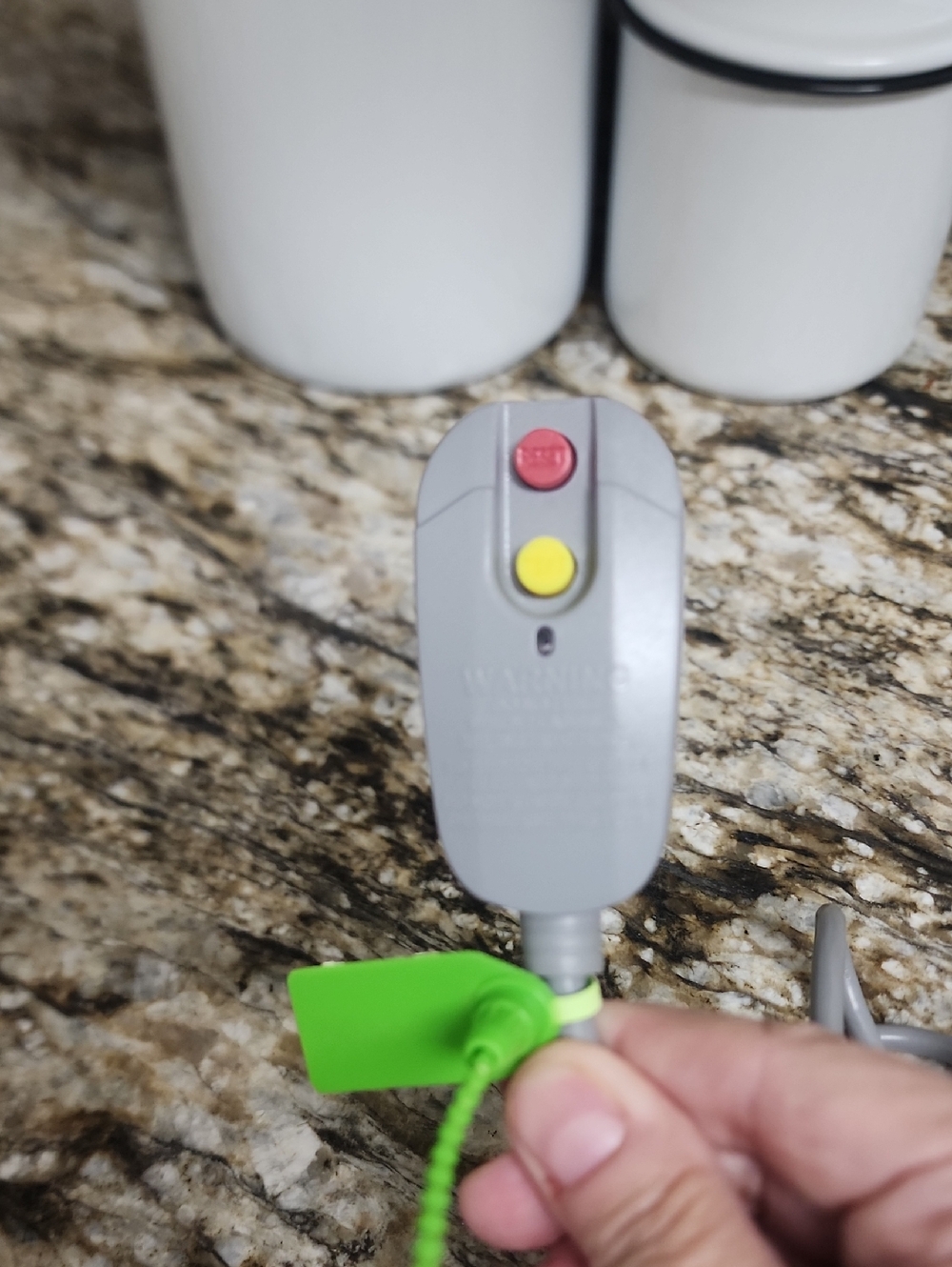 Drybar Buttercup Travel Blowdryer. - Picture 10 of 14
